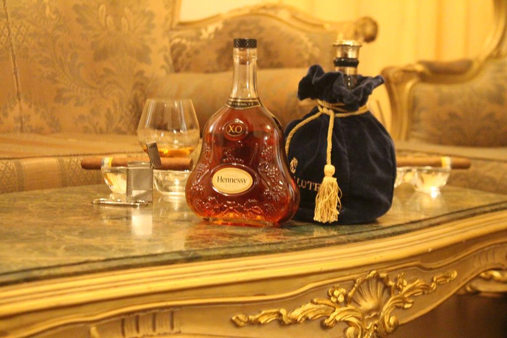 Hotel Kosta'S Podgorica Ngoại thất bức ảnh