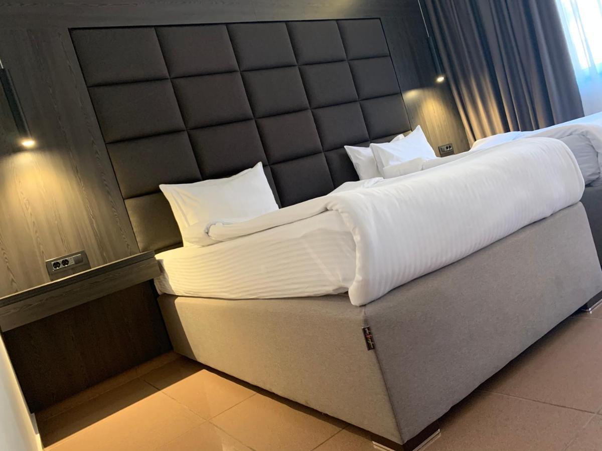 Hotel Kosta'S Podgorica Ngoại thất bức ảnh
